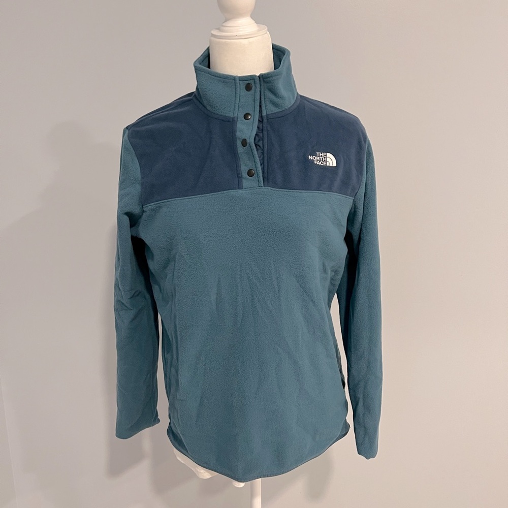 North face fleece sweater size M